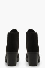 Load image into Gallery viewer, Lace Up Chunky Heel Hiker Boots
