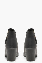 Load image into Gallery viewer, Wide Fit Zip Side Chunky Heel Chelsea Boots
