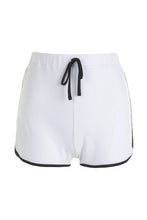 Load image into Gallery viewer, Basic Contrast Trim Runner Shorts
