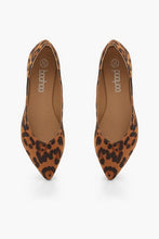 Load image into Gallery viewer, Wide Fit Leopard Pointed Ballets
